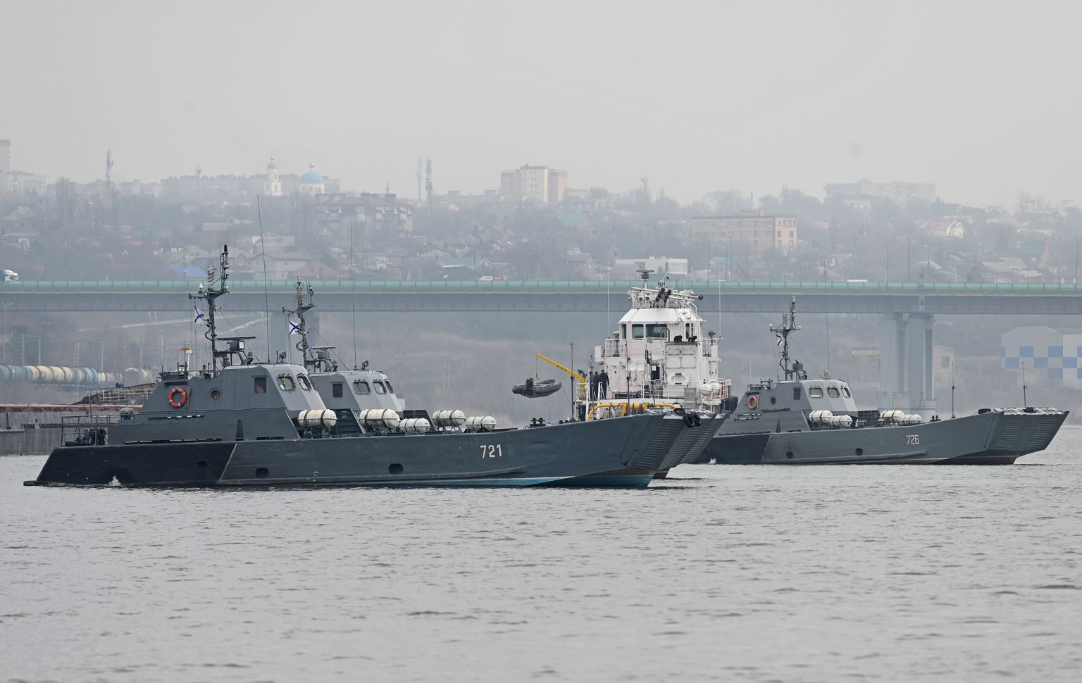 Venemaa mereväe dessantlaevad aprillis 2021 Musta mere piirkonnas Doni-äärses Rostovi sadamas