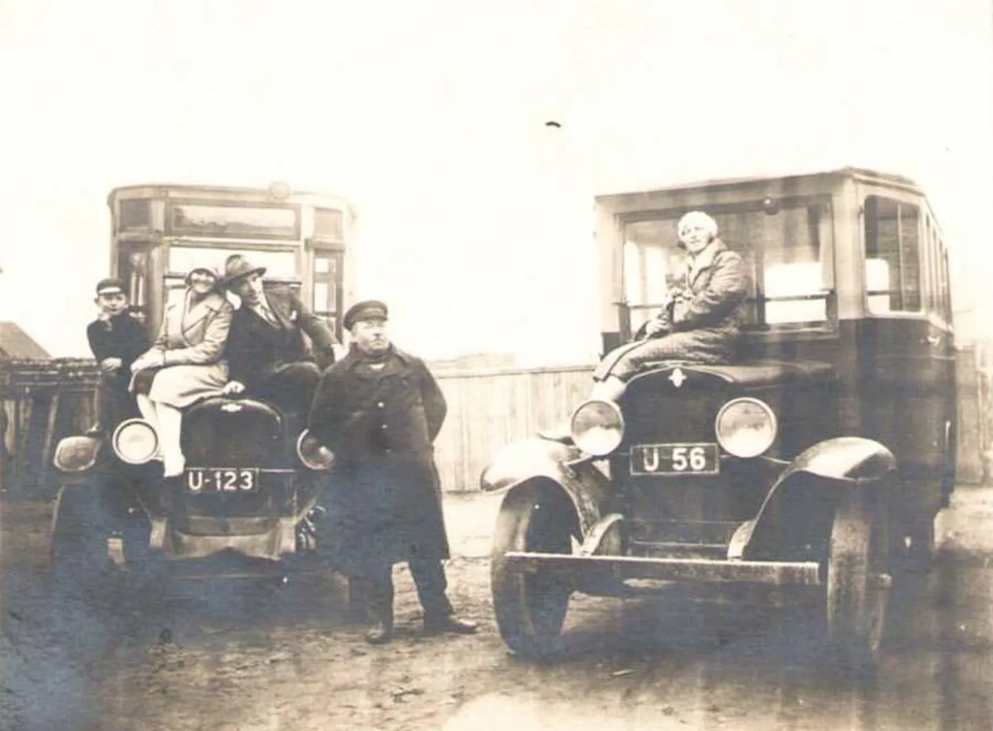 Kaks Harald Keimanile kuulunud Chevrolet’ bussi.