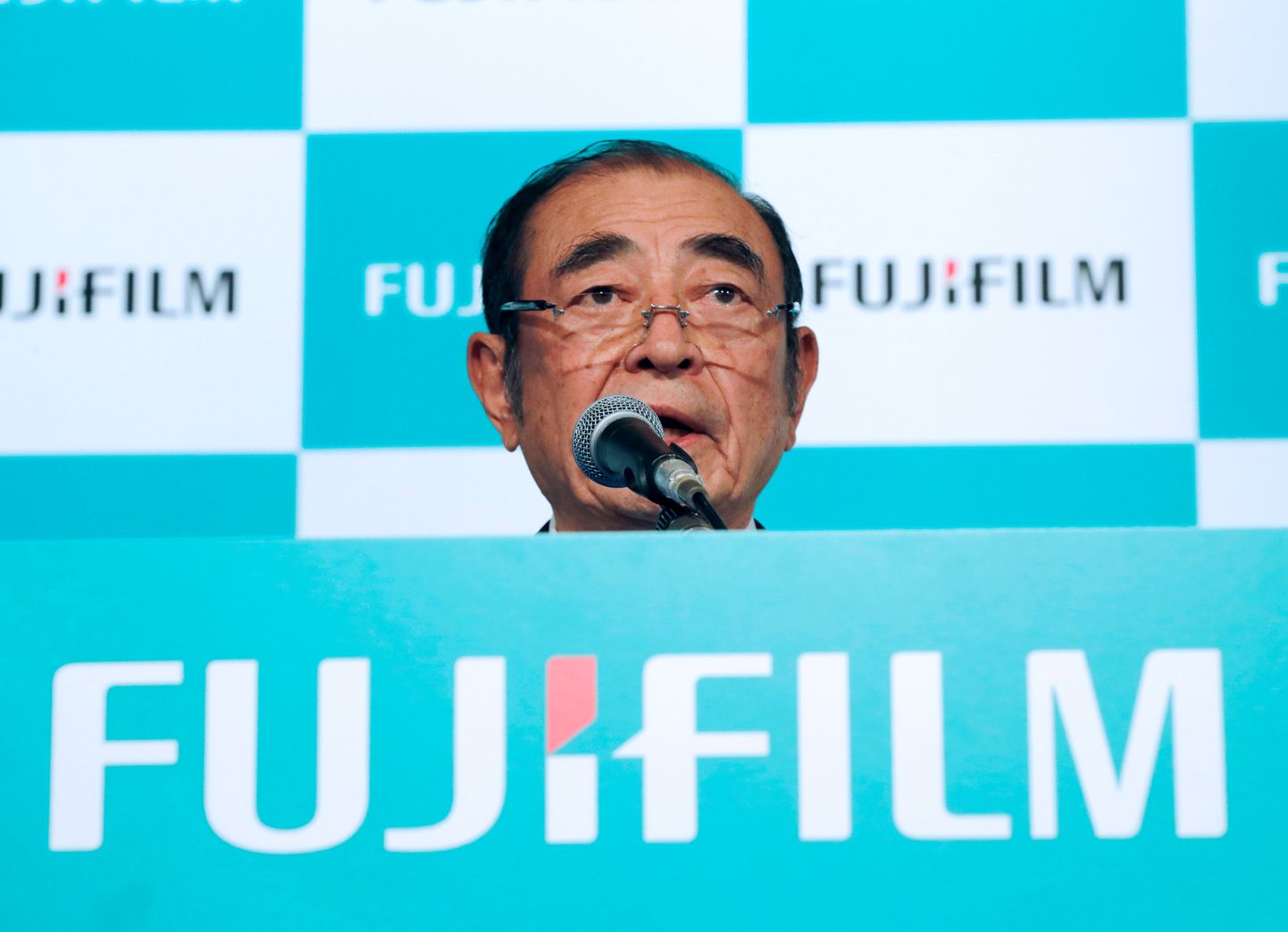 Fujifilmi tegevjuht Shigetaka Komori teatas tänasel pressikonverentsil suurkoondamisest ühes ettevõtte tütarfirmas.