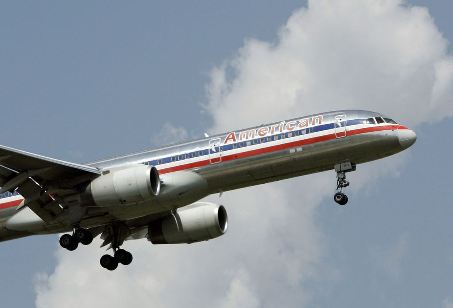 Самолет American Airlines.