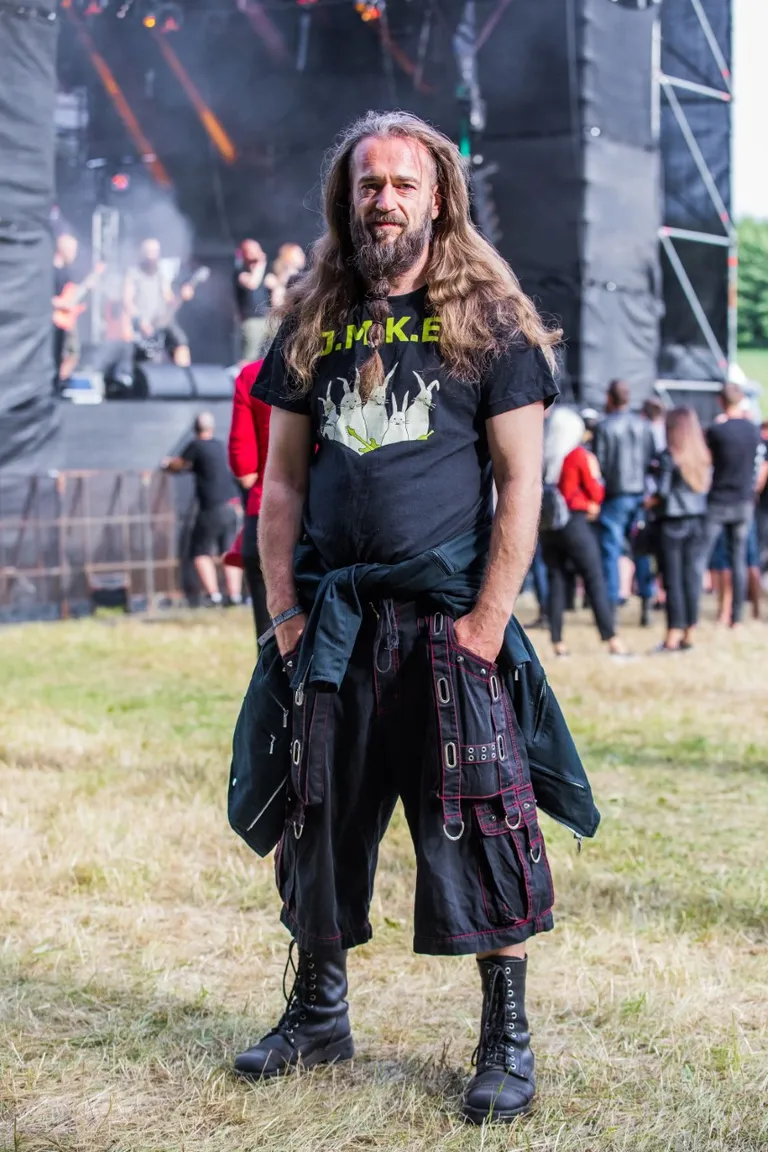 Raskemuusika fänn Hard Rock laagris.