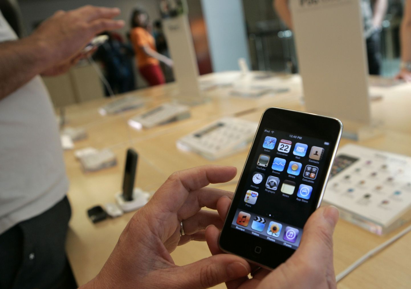 Apple püüdis iPodi plahvatamist näinu vaikima sundida