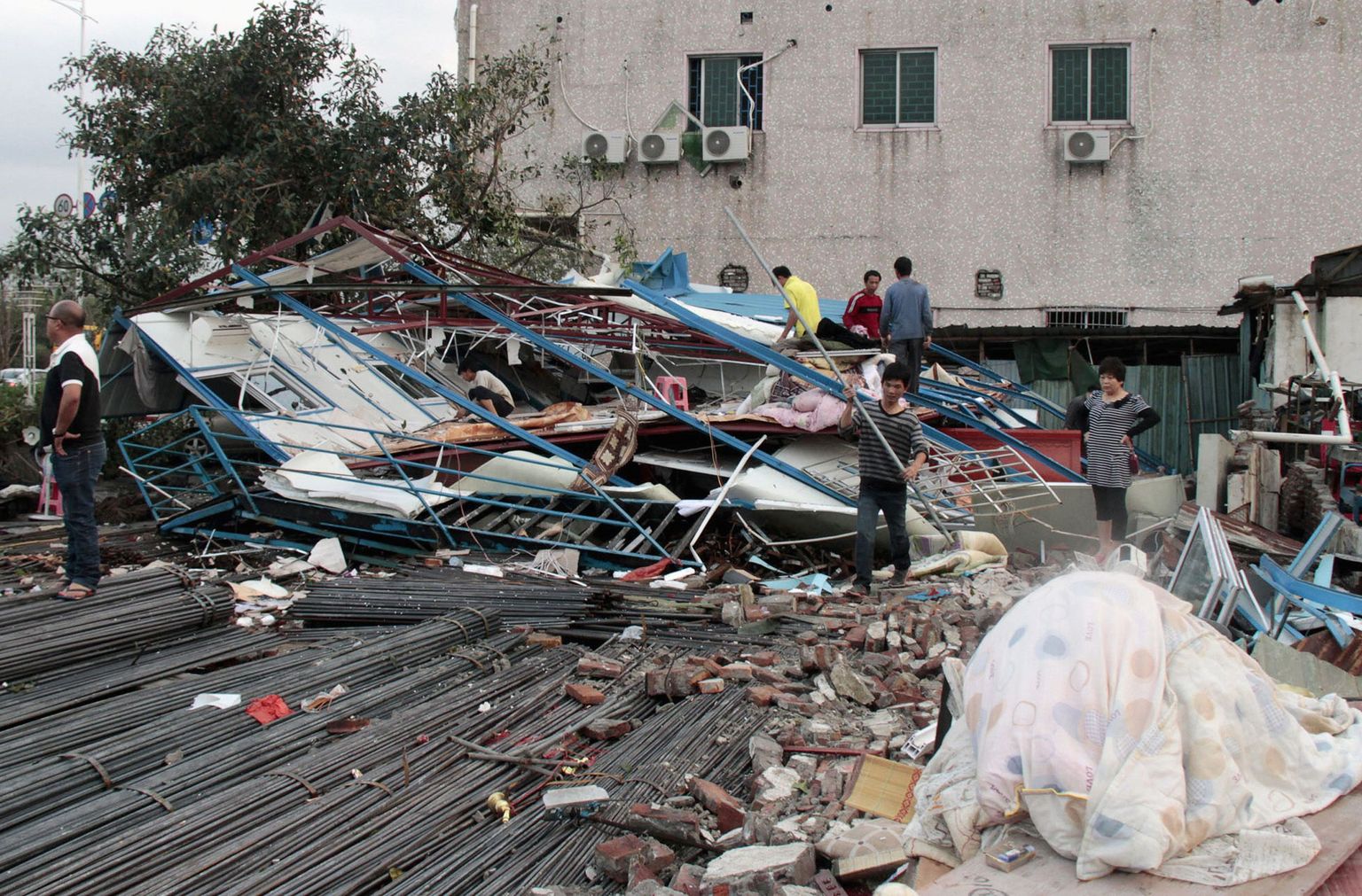 Rahetormis purunenud kuur Dongguanis Guangdongi provintsis.
