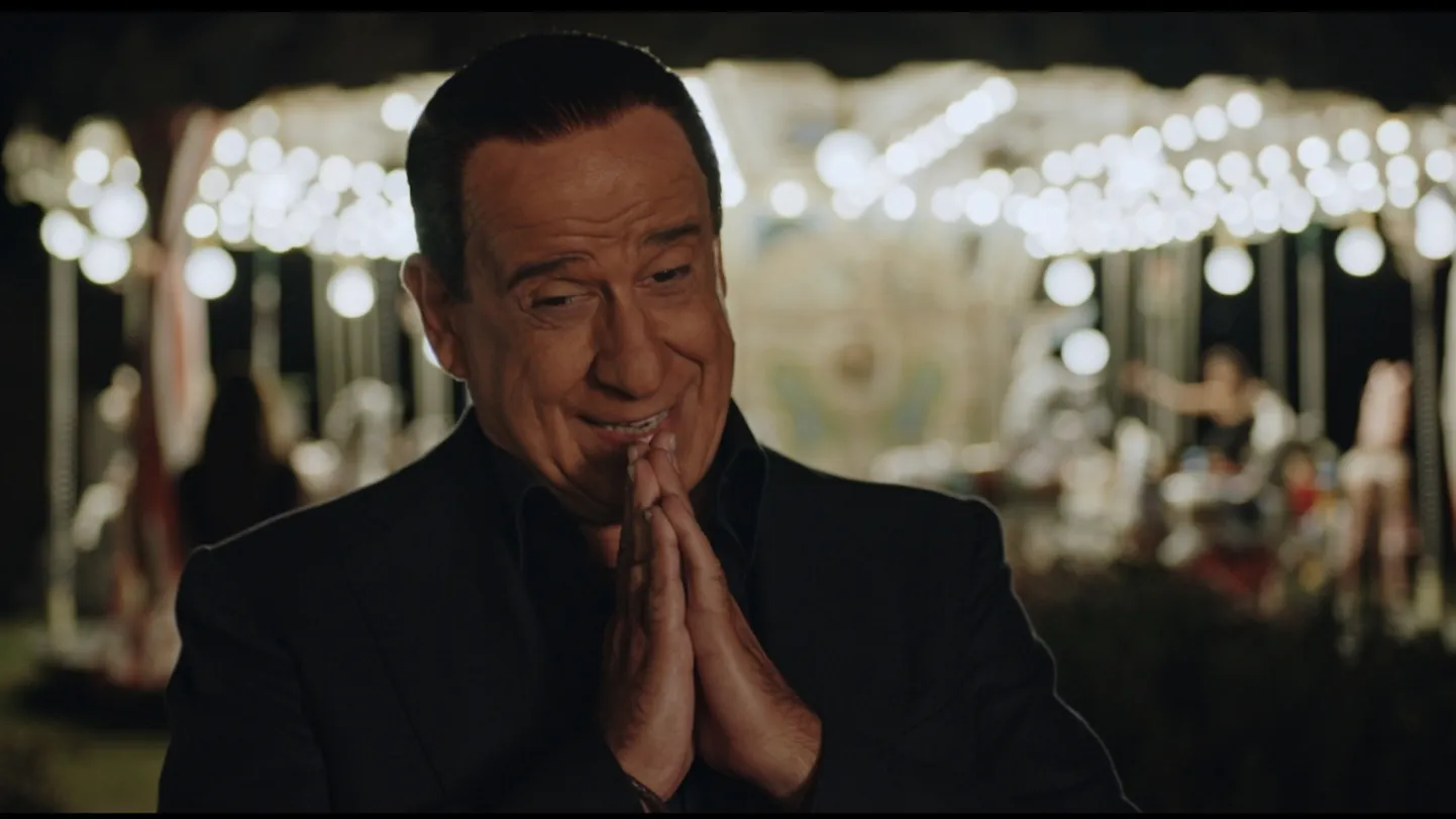 Toni Servillo mängib Silvio Belusconit Paolo Sorrentino filmis «Silvio».