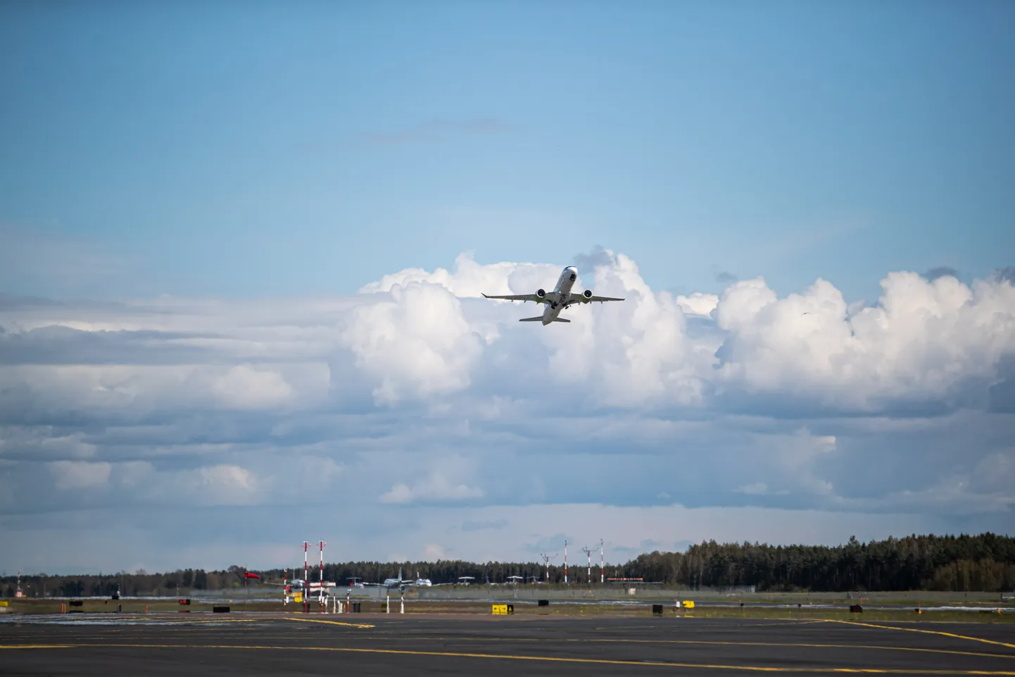 Lennuk Tallinna lennujaamas.