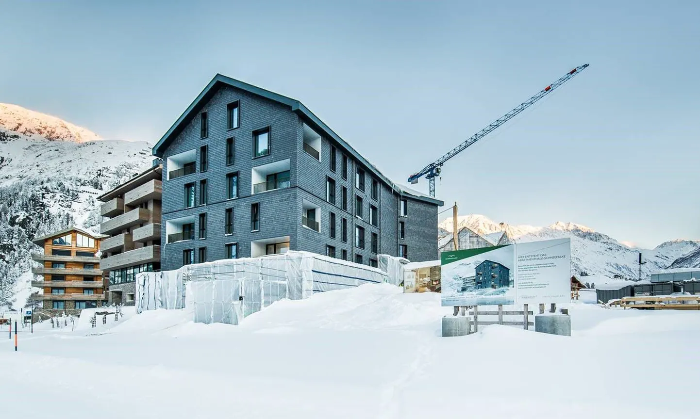 Arhitekt Sten Aderi poolt projekteeritud ja Swiss Property ehitatud elamu Andermatti piirkonnas Šveitsis