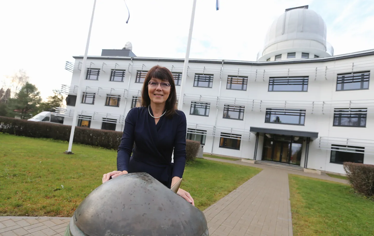 Tõraveres paikneva Tartu observatooriumi tegevust juhib direktorina Anu Reinart.
