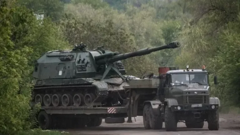 Западные страны посылают Украине все больше вооружений, в том числе - тяжелых