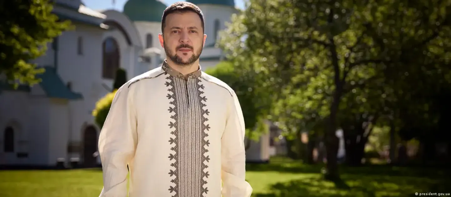 Владимир Зеленский записал видеообращение по случаю Пасхи в Софийском соборе Киева