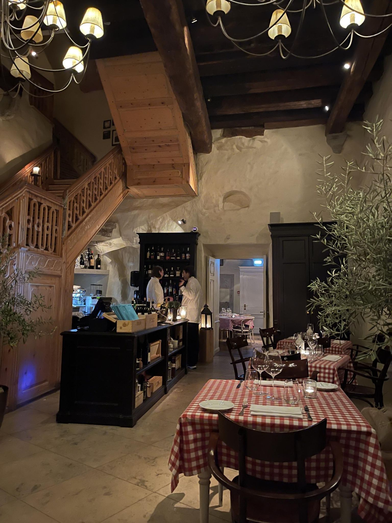 Soovitus: broneerige kohad õhtusöögiks aegsasti, sest Cucina di Ormi kaks söögituba täituvad kiiresti.