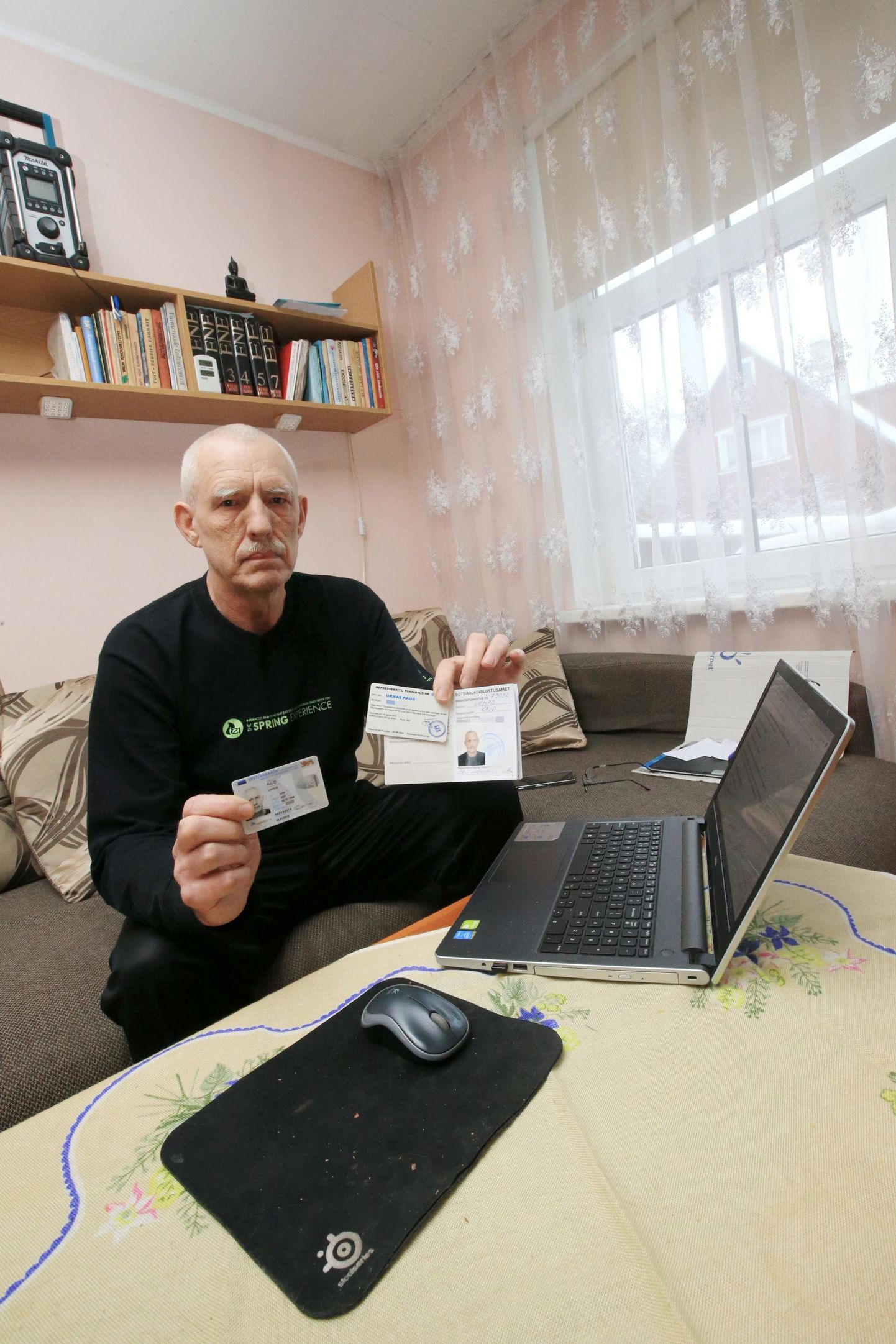 Tšornobõlis oldud aja eest varem pensionile jäänud Urmas Raual pole kasu pensionitunnistusest ega represseeritu kaardist – PPA silmis pole Raud pensionär.
