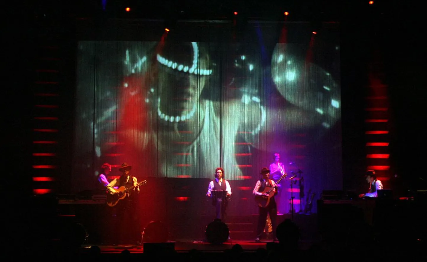 Moodsa tango kuningas Gotan Project aktsioonis.