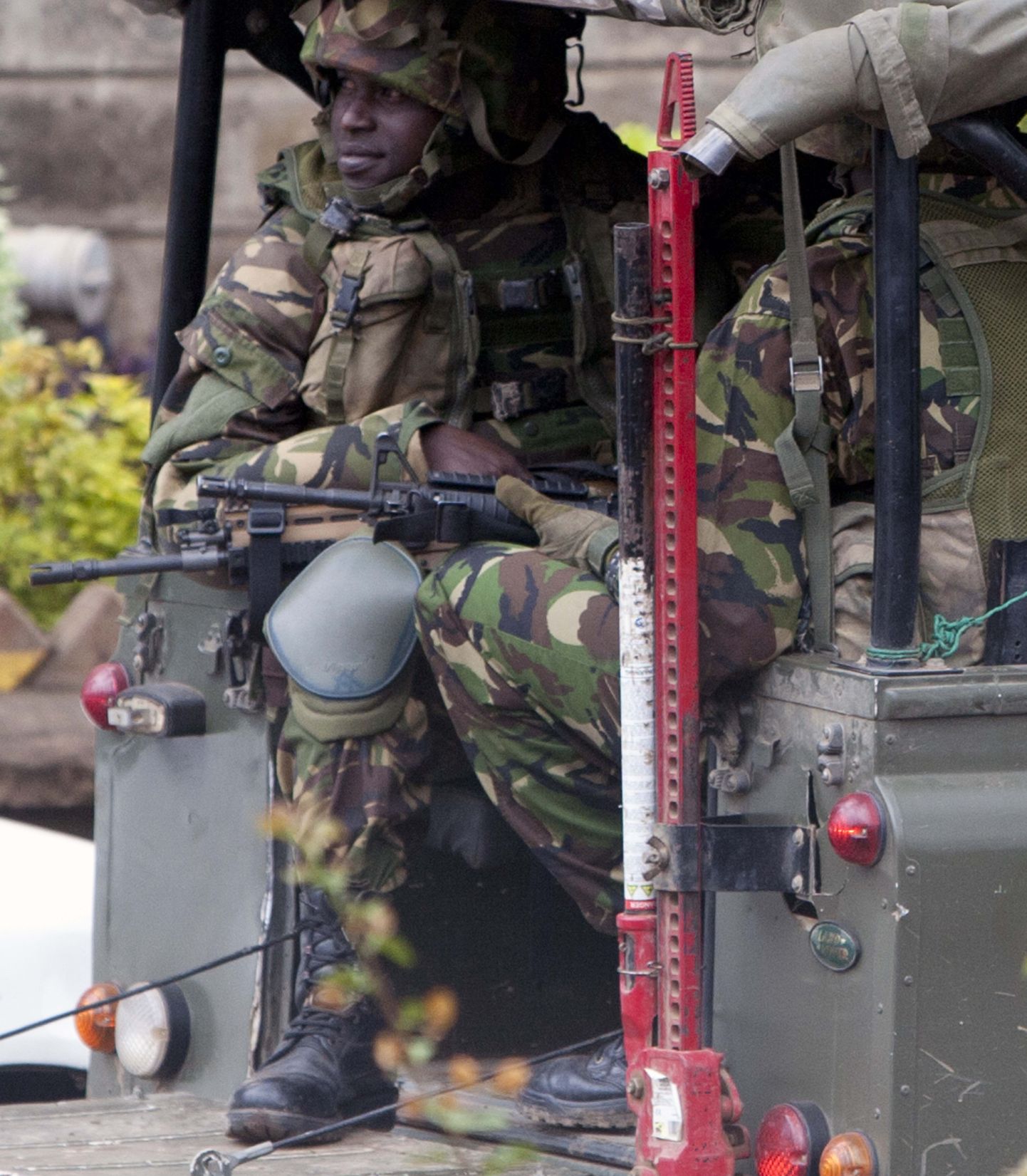 Kenya julgeolekujõudude sõdur Westgate'i ostukeskuse juures.