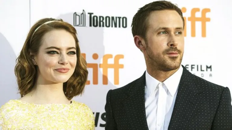 "La La Land" aktieri - Emma Stouna un Raiens Goslings Toronto Starptautiskajā filmu festivālā