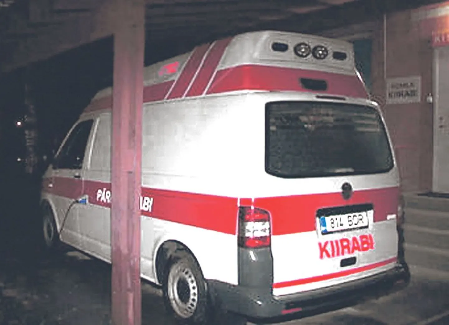 Pärnu haigla kiirabi Kohila baasi autojuht jäi autoroolis vahele alkoholi tarvitanuna.