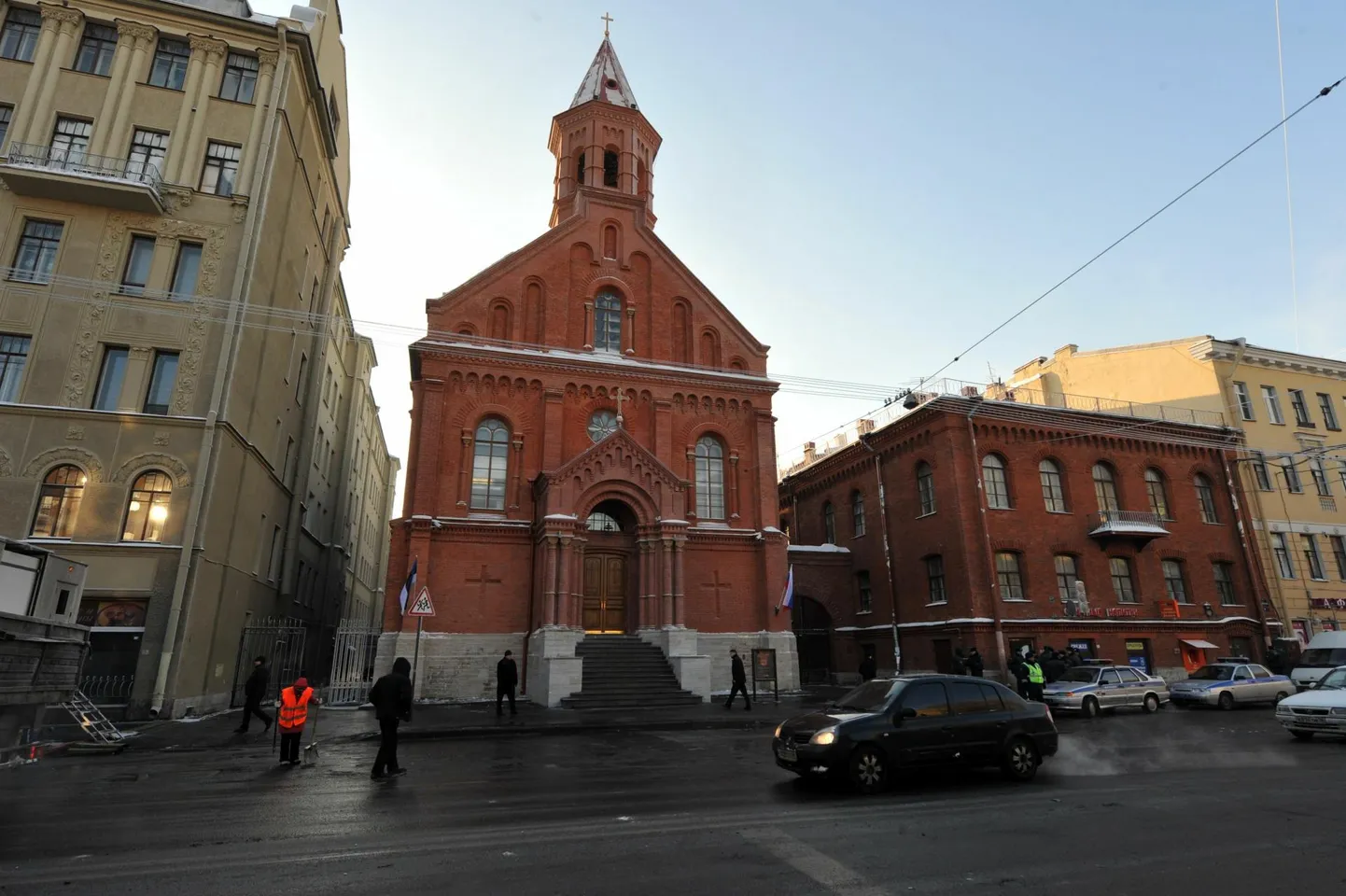 2011. aastal taasavatud Peterburi Jaani kirik jätkab tegevust ka pärast eestlaste kultuuriseltsi lõpetamist. Kiriku sisseõnnistamisel osales ka toonane president Toomas Hendrik Ilves.