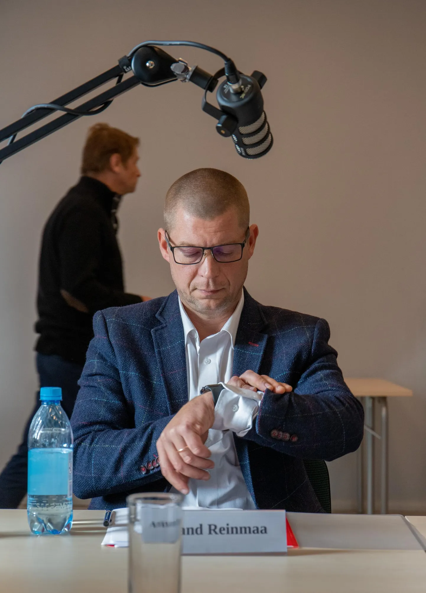 Lääneranna valimisliidu eestkõneleja Armand Reinmaa ei avalda, kellega nad läbirääkimisi peavad.
