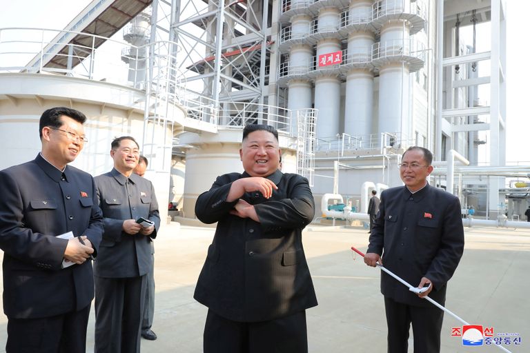 Põhja-Korea meedia teatel külastas liider Kim Jong-un 1. mail uut väetisetehast