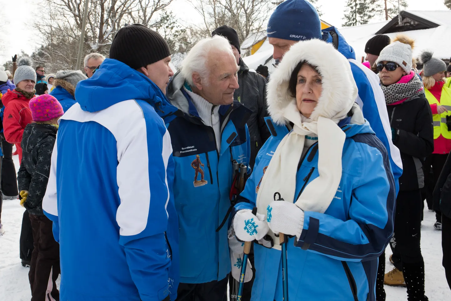 AEGVIIDU. 27.02.2016. 
Aegviidus avas Arnold Rüütel järjekordse Presidendimatka. Pildil sinises keskel ARNOLD RÜÜTEL, paremal INGRID RÜÜTEL
FOTO: JAANUS LENSMENT/POSTIMEES