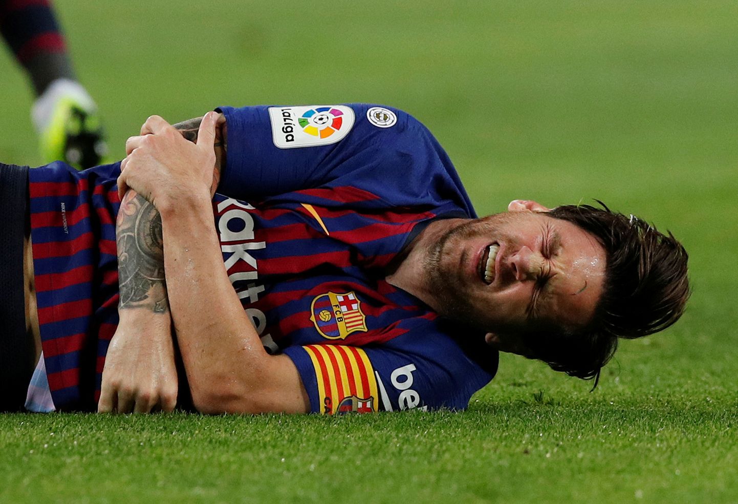 Lionel Messi sai mängus Sevillaga vigastada.