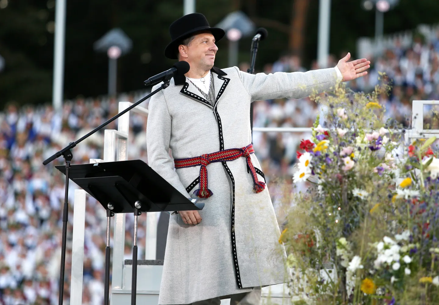 Valsts prezidents Raimonds Vējonis saka uzrunu XXVI Vispārējo latviešu Dziesmu un XVI Deju svētku noslēguma koncertā "Zvaigžņu ceļā" Mežaparka Lielajā estrādē.