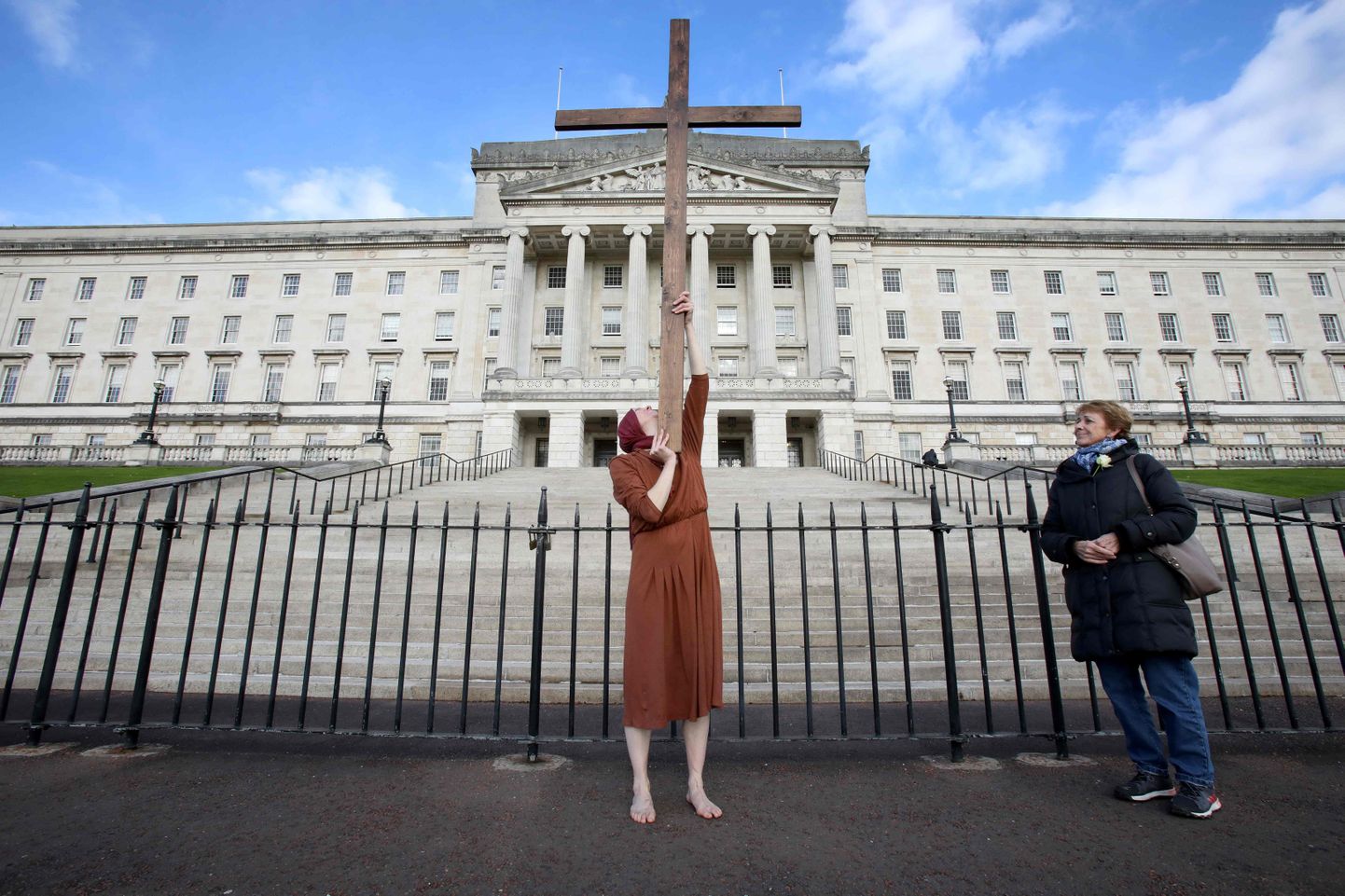 Abordivastane aktivist esmaspäeval Belfastis Põhja-Iirimaa parlamendi ees meelt avaldamas.