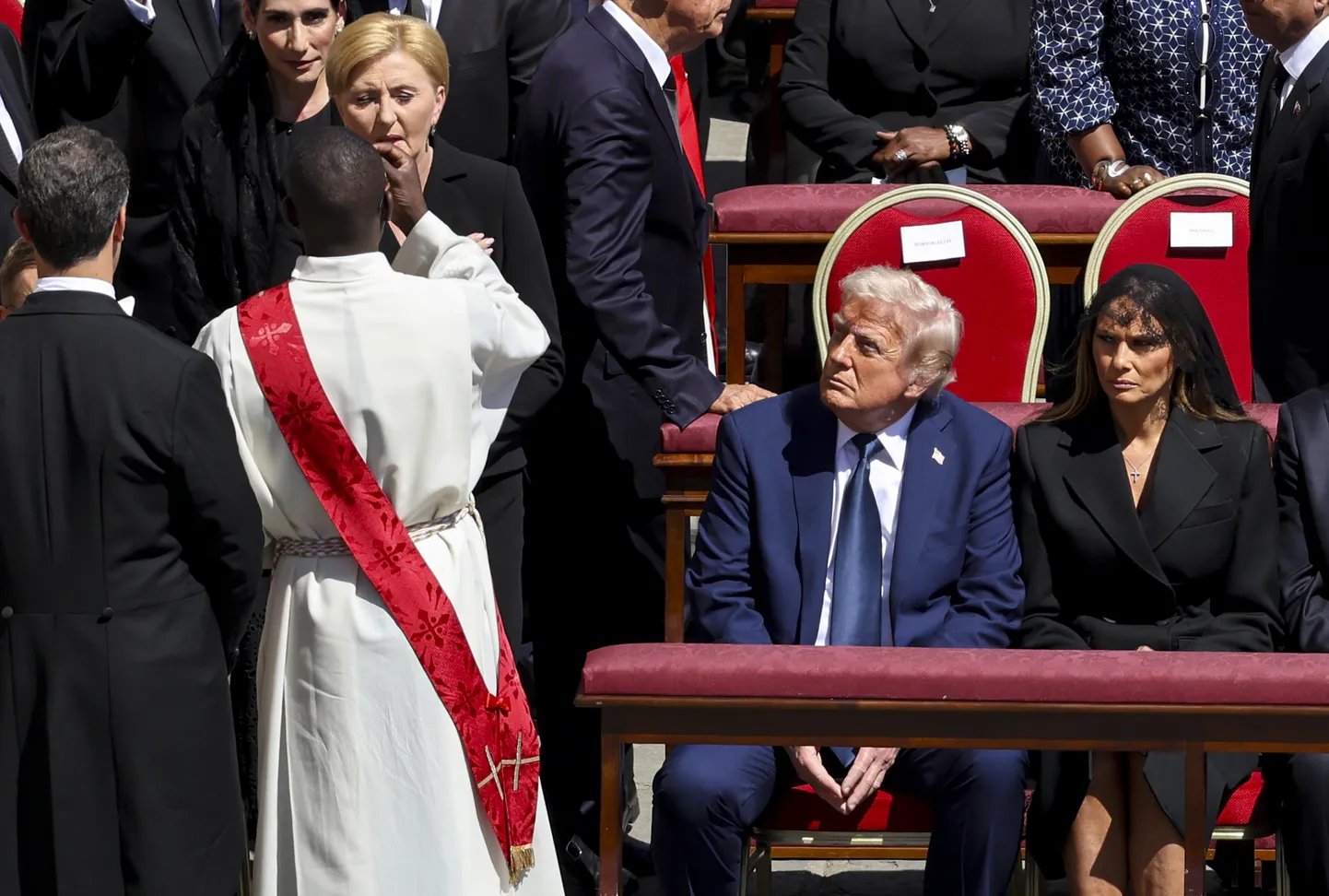 USA president Donald Trump ja USA esileedi Melania Trump paavsti matustel Vatikanis.