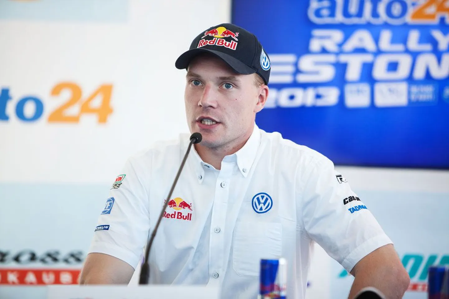 Jari-Matti Latvala Rally Estonia pressikonverentsil.