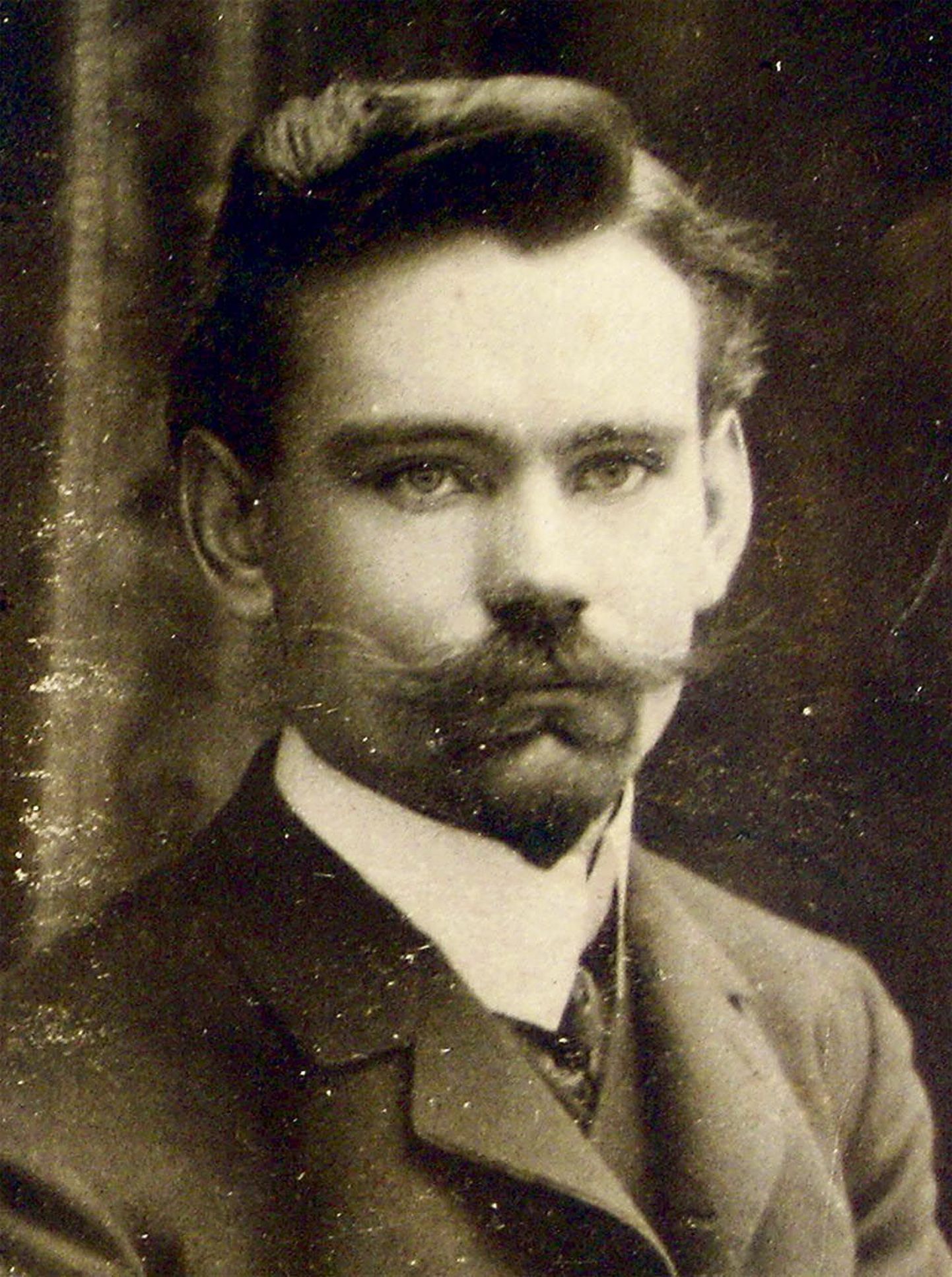 Oskar Siimani (Olev Siinmaa) foto õpinguteajast Saksamaal. Pilt on tehtud ajavahemikus 1905-1914