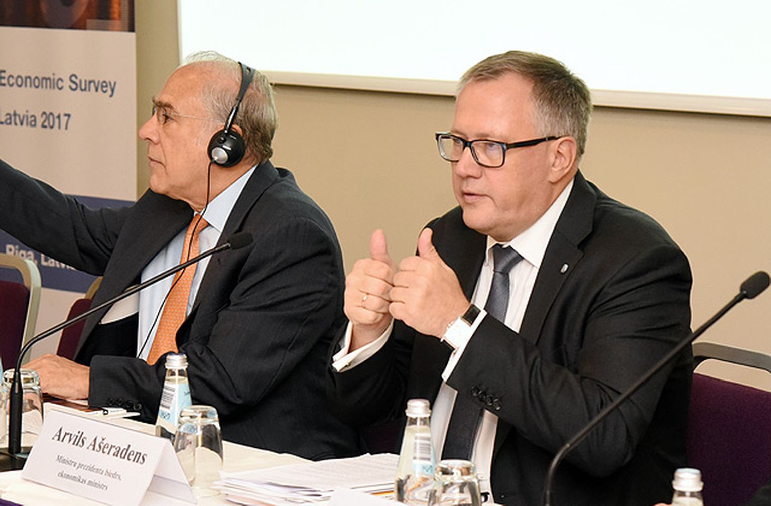 Ekonomikas ministrs Arvils Ašeradens un OECD ģenerālsekretārs Anhels Gurijs