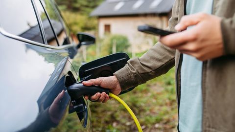 PIEREDZES STĀSTS ⟩ Kā elektroauto mainīja Oskara ģimenes attieksmi pret elektrības patēriņu
