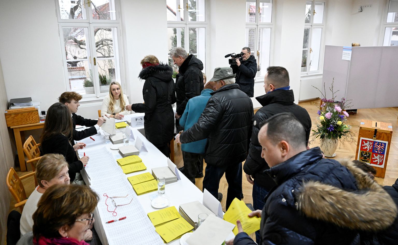 Tšehhid hääletavad presidendivalimiste teises voorus.