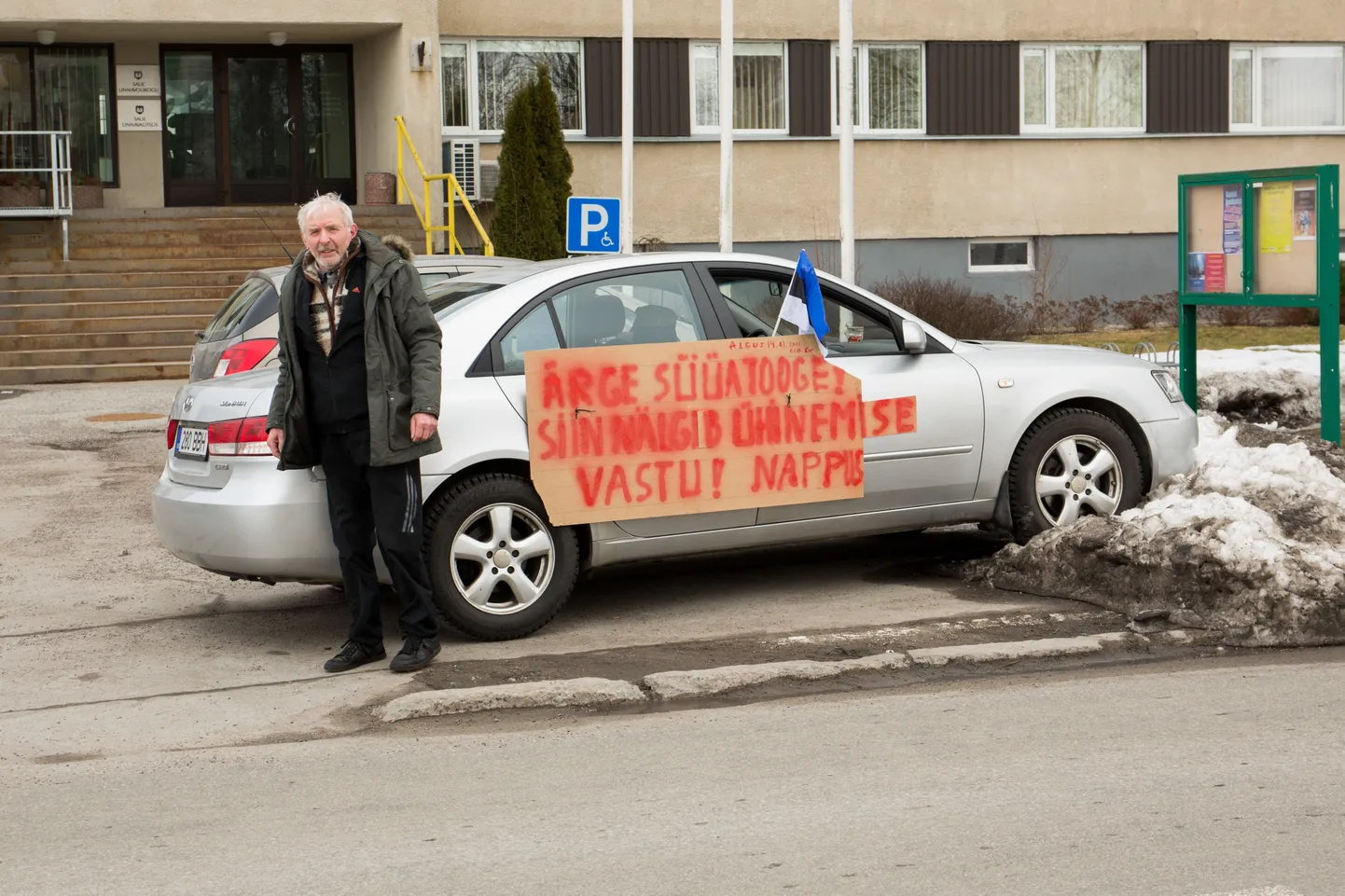 Selleks, et naabervaldadega liitumist peatada, alustas Saue linnavolikogu aseesimees Matti Nappus eile näljastreiki.