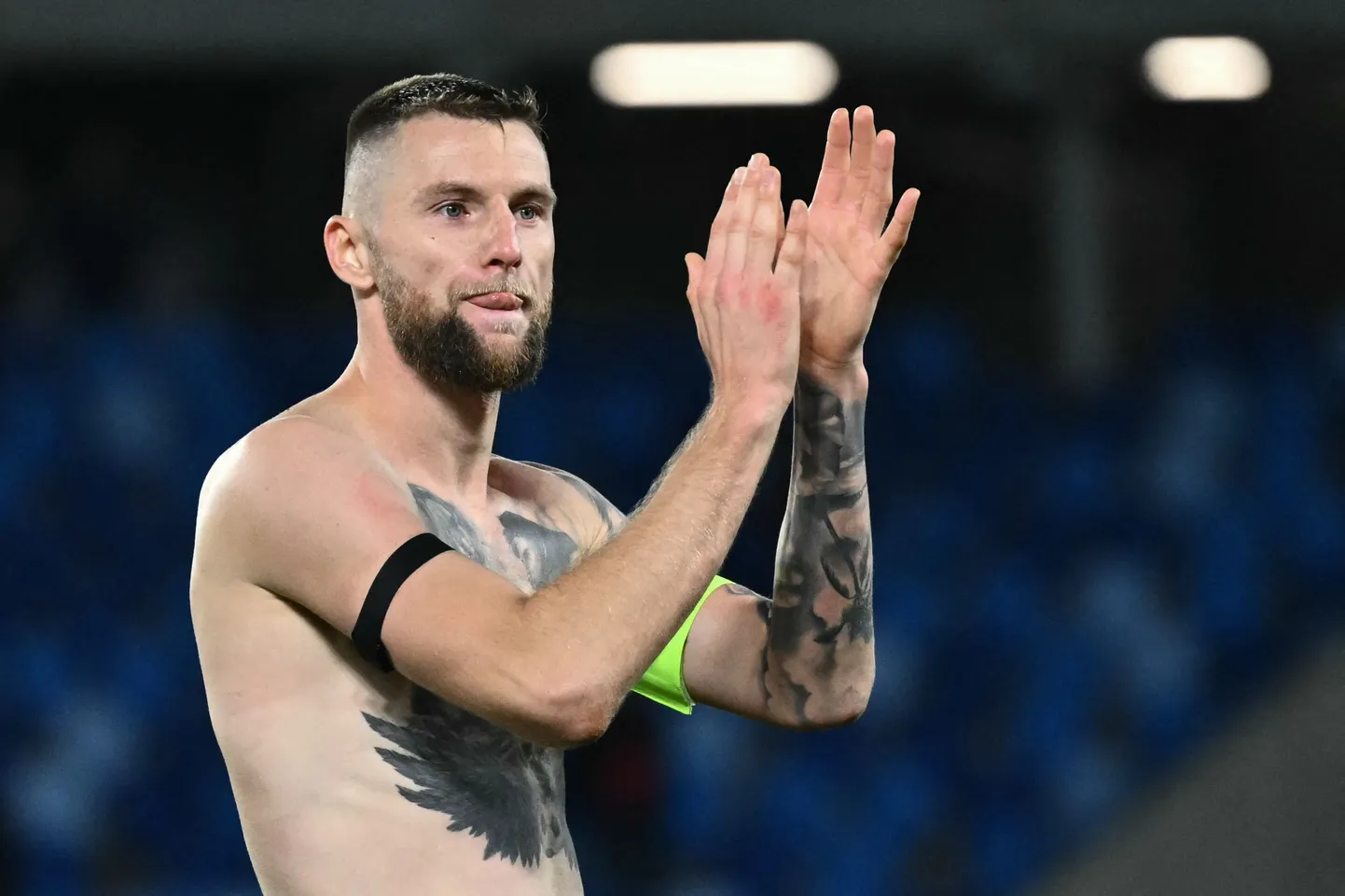 Slovakkia koondise kapten Milan Škriniar saadeti mängus Rootsiga punase kaardiga platsilt ära ja Eesti vastu ta teisipäeval mängida ei tohi.