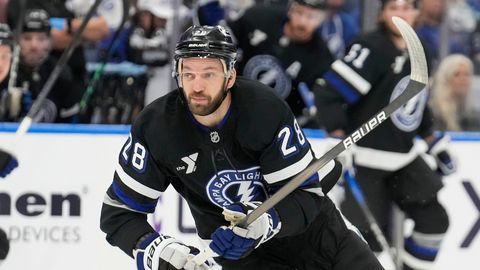 Girgensons asistiral, Merzļikins odbil 36 strelov