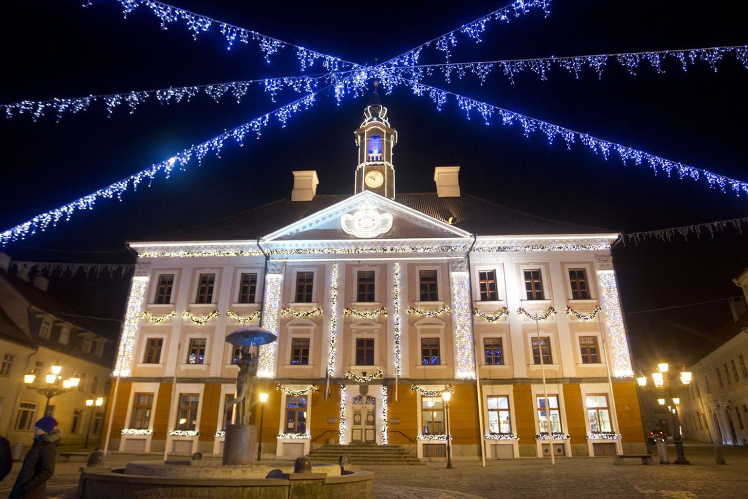 Jõulutuledes Tartu linn