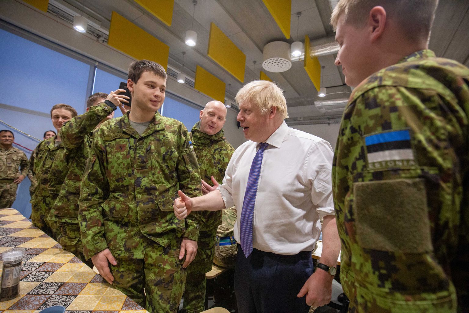 Suurbritannia peaminister Boris Johnson külastas Tapa sõjaväelinnakut 2019. aasta jõuludel.