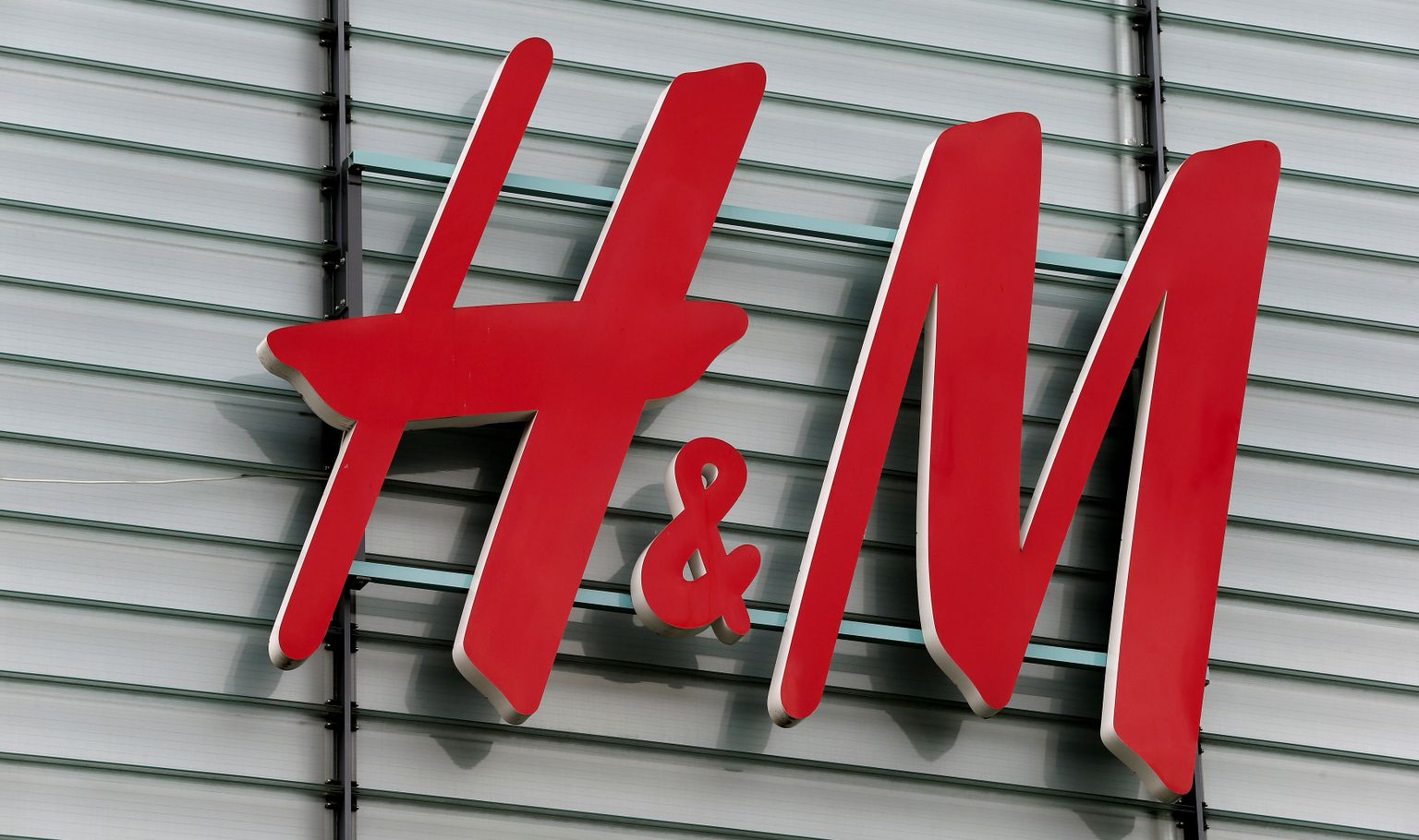 H&M logo.