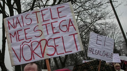 FOOKUS ⟩ Üheõiguslus on pannud naisi oma elule süngema pilguga vaatama