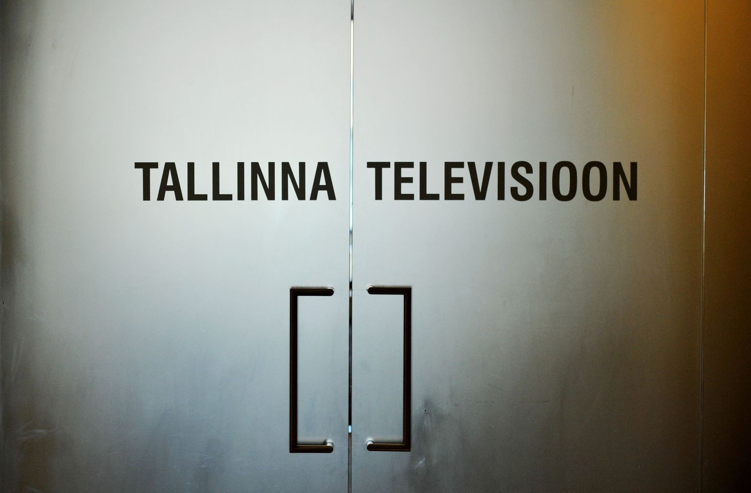 Tallinna televisiooni uks.