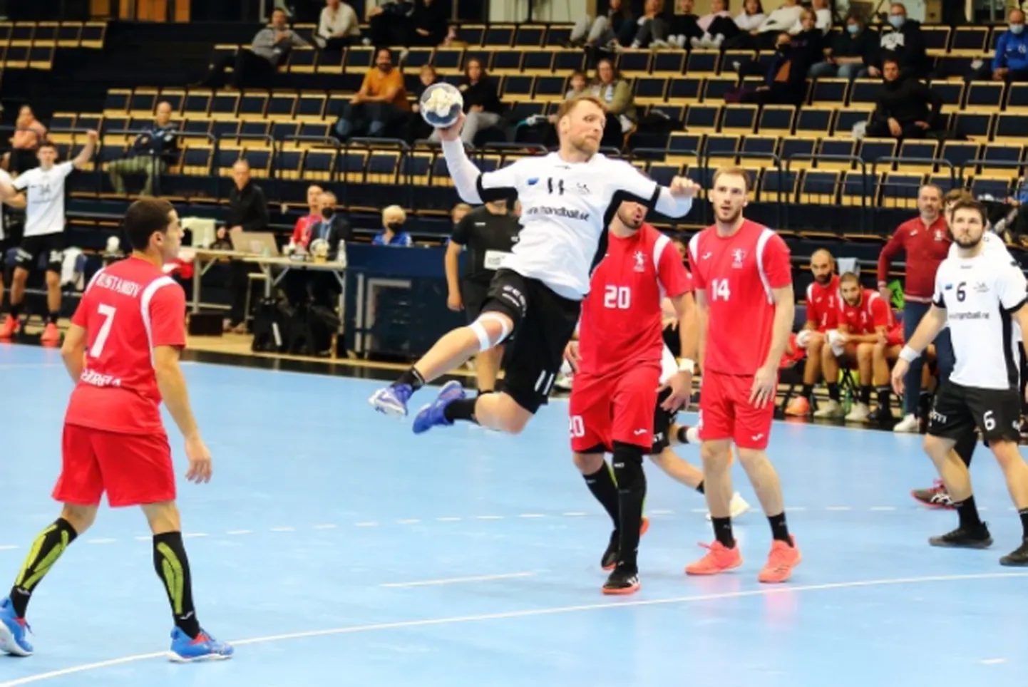Eesti koondise kapten Martin Johannson omab Bukaresti Steaua kaitses tähtsat rolli, aga viimases liigamängus viskas ka kuus väravat.