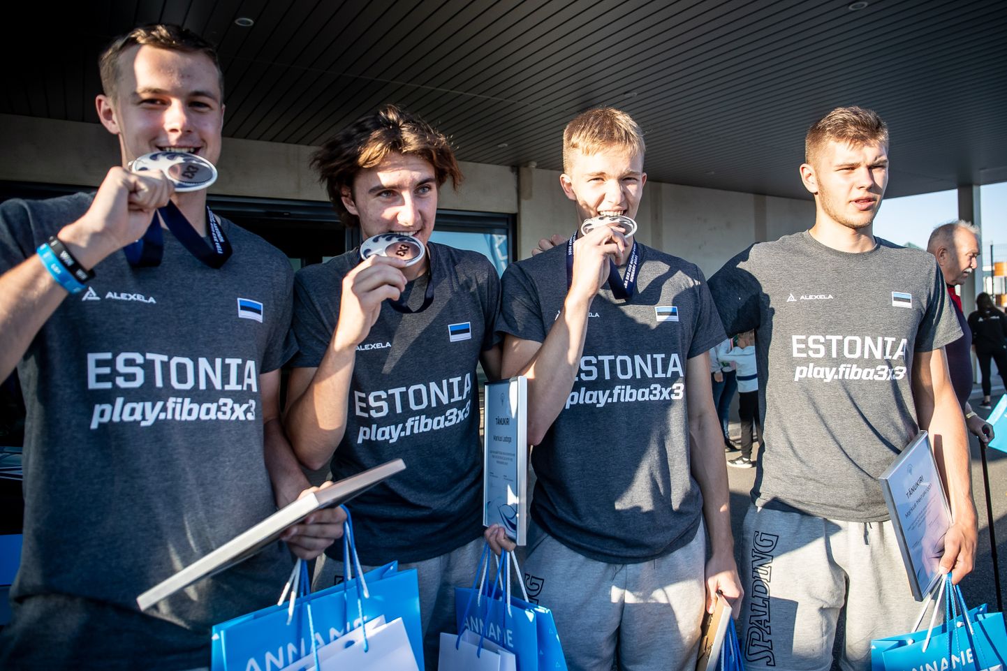 Eesti U18 noormeeste 3x3 korvpalli koondises võitsid MM-hõbeda Ken-Martti Reinart (vasakult), Markus Ladoga, Oliver Pere ja Markus Heinakroon.