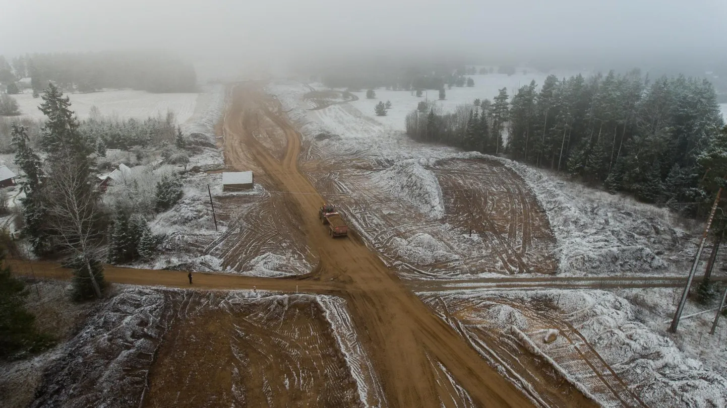 Tallinn-Tartu neljarealise maantee Kose-Mäo lõigu ehitus. Aerofoto FOTO: Eero Vabamägi
