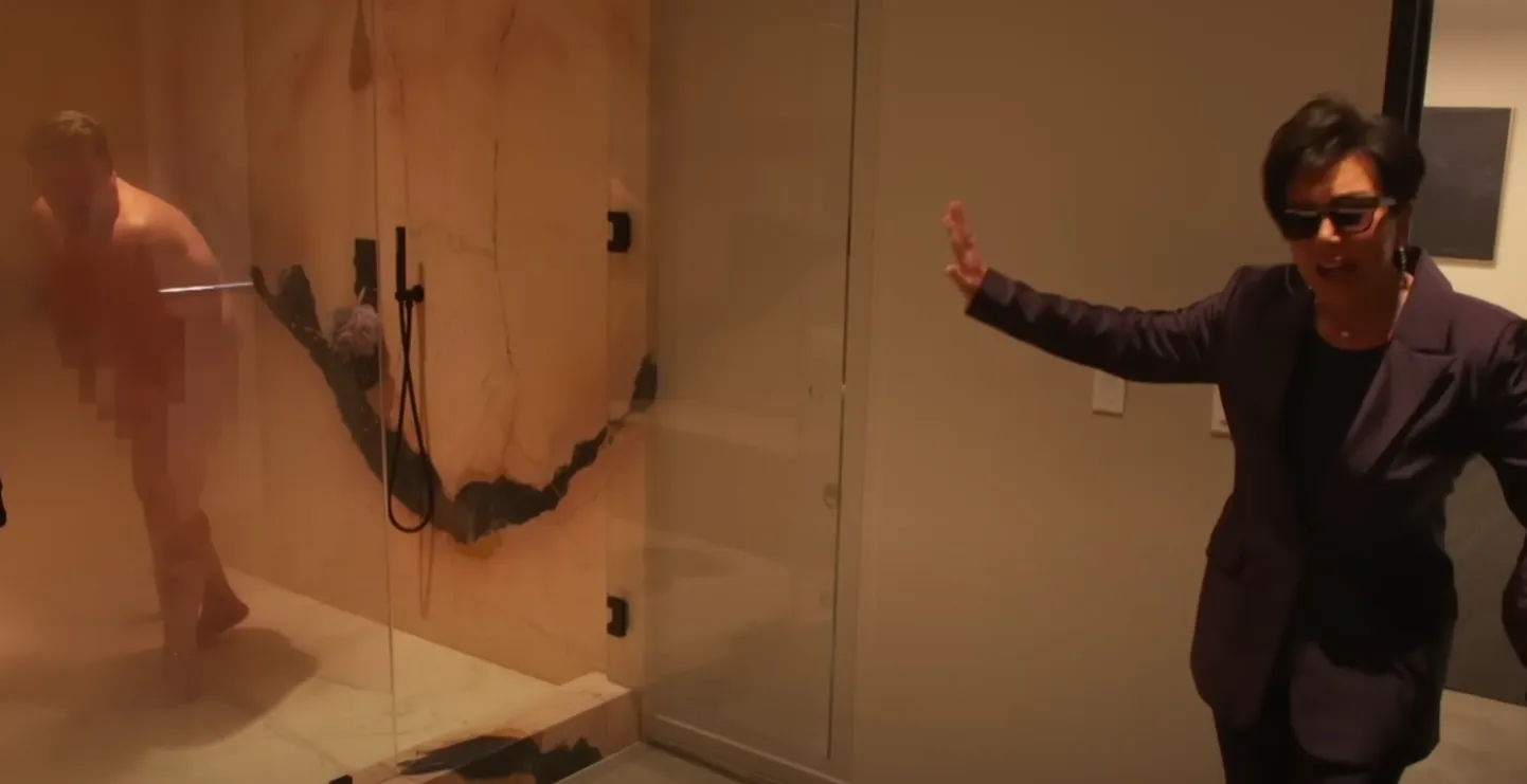 Saatejuht James Corden mängis Kardashianite assistenti.