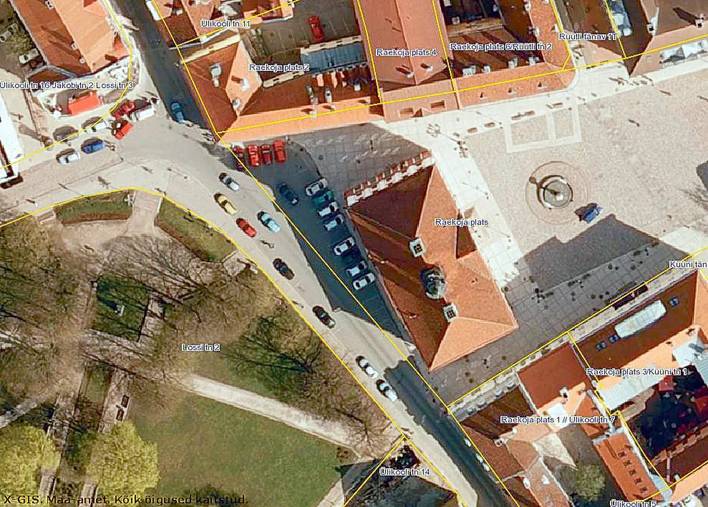 Tartu raekoja platsist ja Toomemäe nõlvast näitab Google Earth nii klaari pilti tänu maa-ameti fotodele.