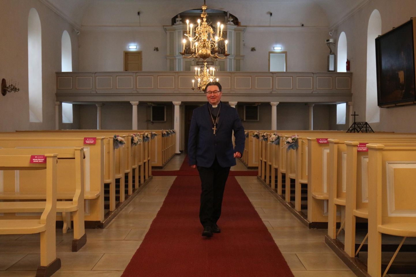 Paide Püha Risti koguduse õpetaja Andres Tšumakov peab oluliseks, et kõik, kes soovivad, saaksid kirikusse tulla.