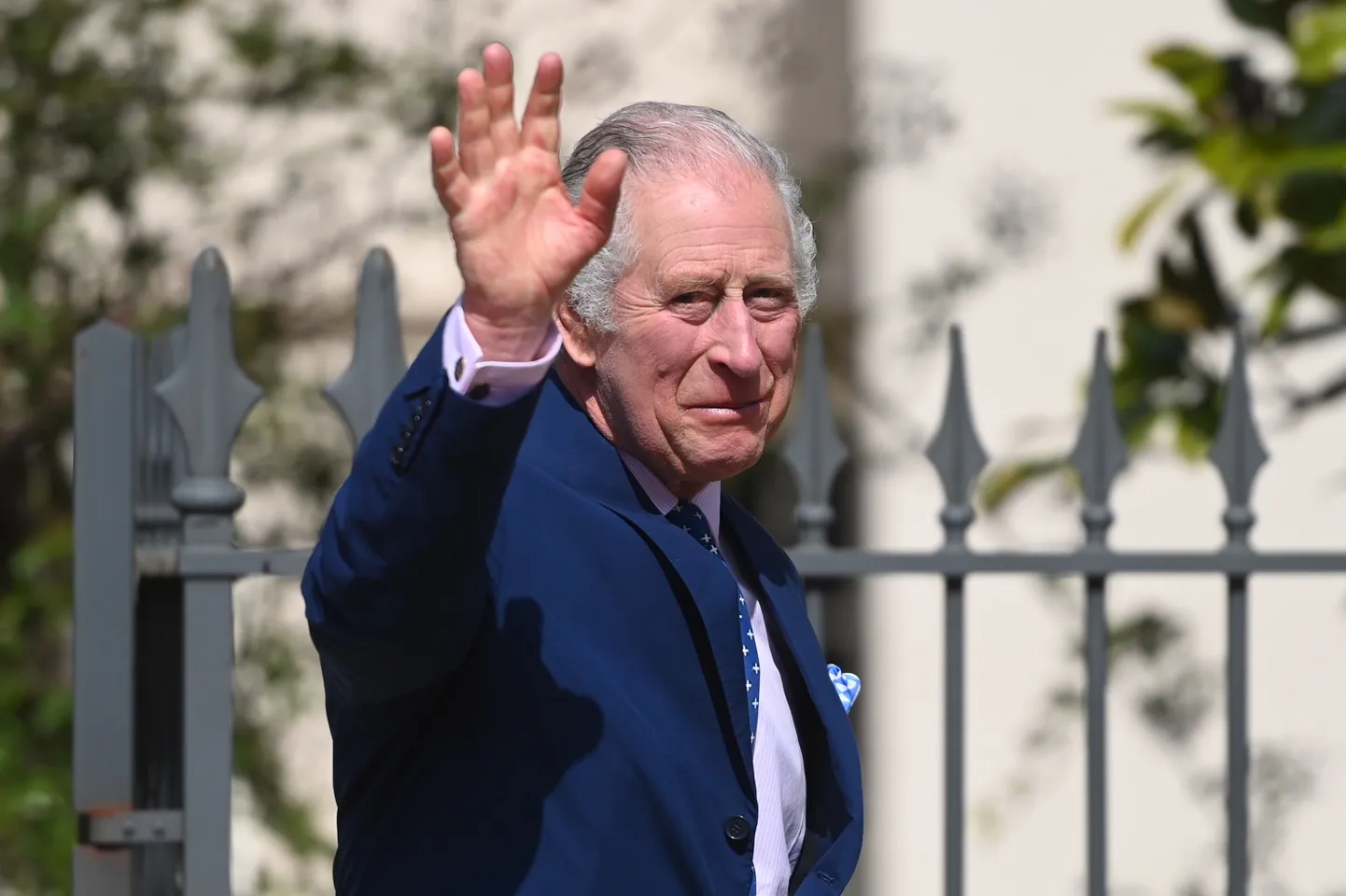 Briti kuningas Charles III lahkumas 9. aprillil 2023 Windsori lossi St George'i kabelist lihavõttejumalateenistuselt
