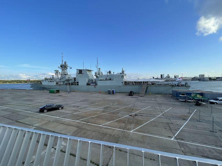 Kanada sõjalaev Tallinnas