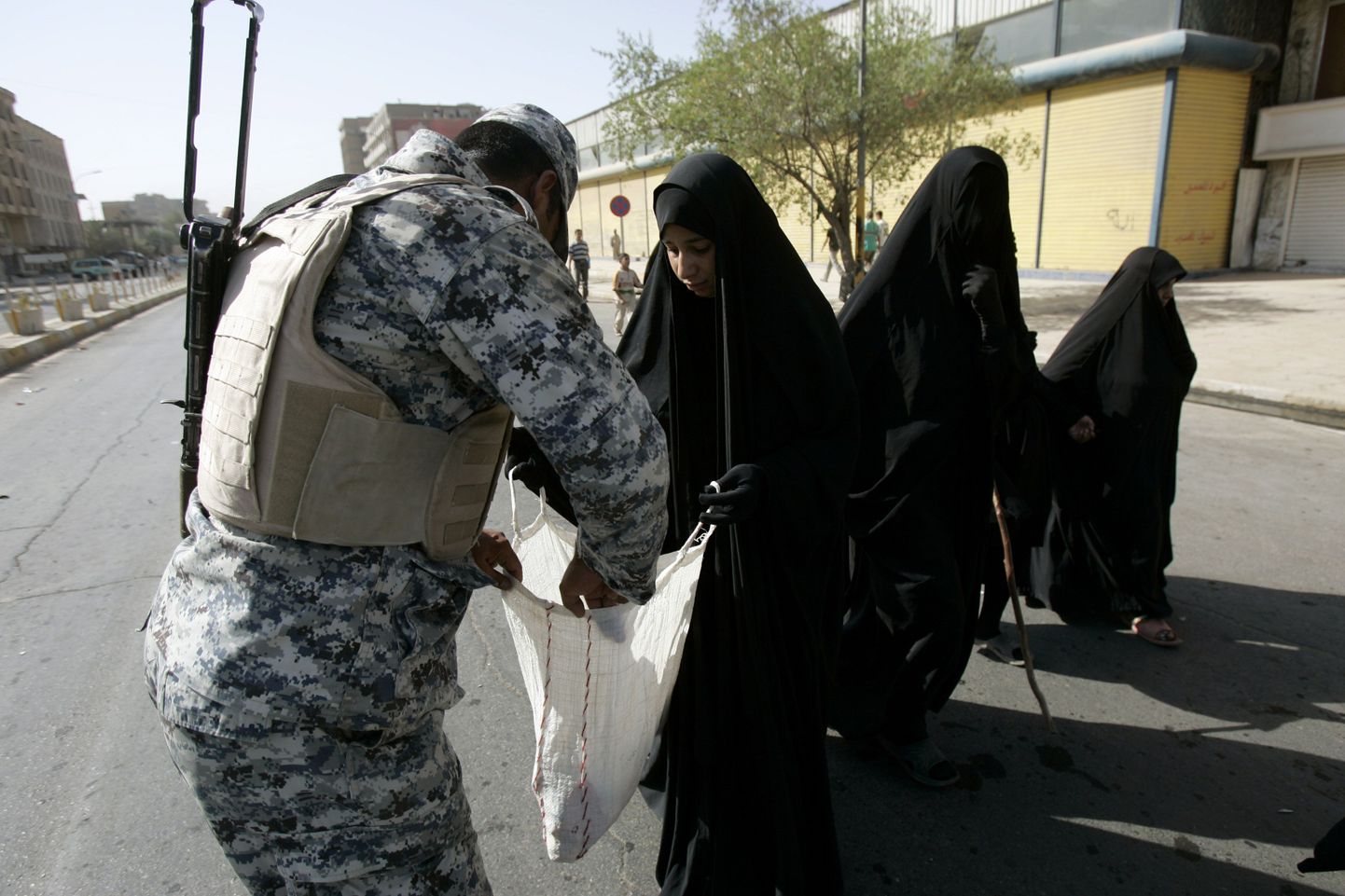 Šiiidi palverännakut on Iraagi pealinna Bagdadisse toodud valvama 100 000 sõdurit.