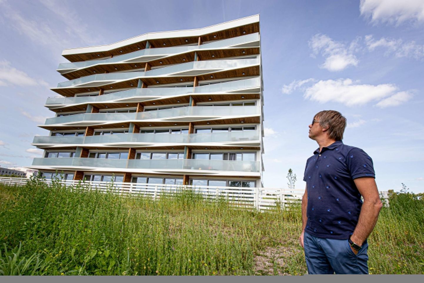 Kinnisvaraeksperdi Pärnu esindaja Janno Petersoni väitel on Valgre elamurajooni esikmaja korteritest üle poole juba müüdud.